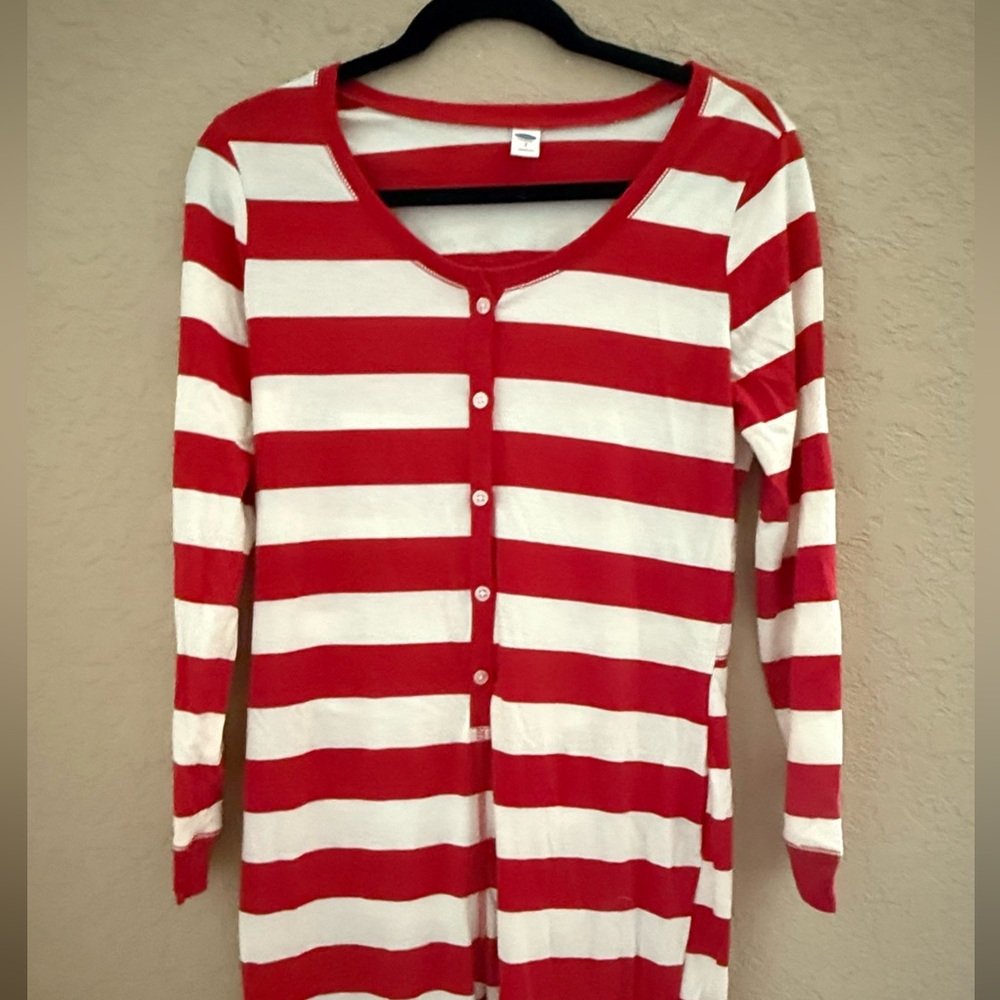 Old Navy ❤️Like New❤️ Red and White Striped Onesie Pajamas - Picture 3 of 8